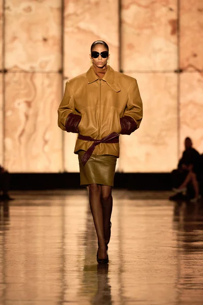 Look 29